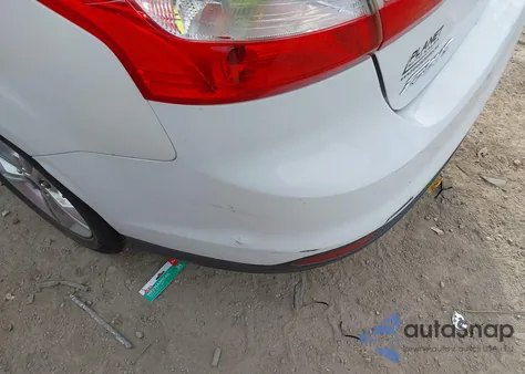 2014 Ford Focus Se z USA, uszkodzony, nr VIN 1FADP3F22EL139145